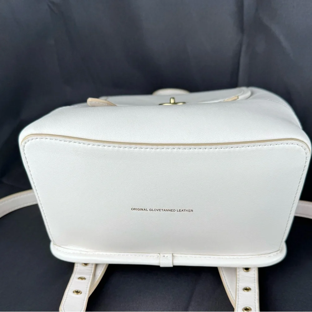 Coach Turnlock Leather Backpack White Classic Gold Hardware NWOT Clean Condition - Picture 11 of 16